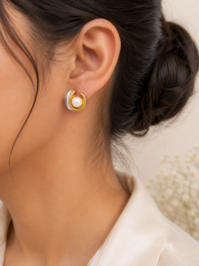 Pearl stud earring